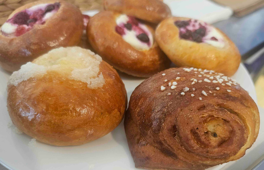 Assorted Box - 6 buns (Single)